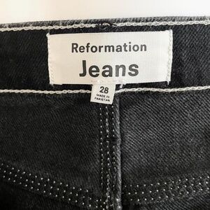 Black straight leg contrast stitching reformation jeans size 28
